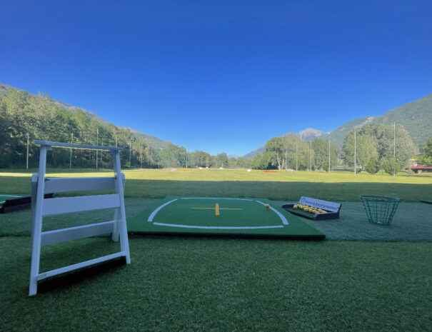 Golf Club Aosta Brissogne - Immagine del driving range - Campo pratica